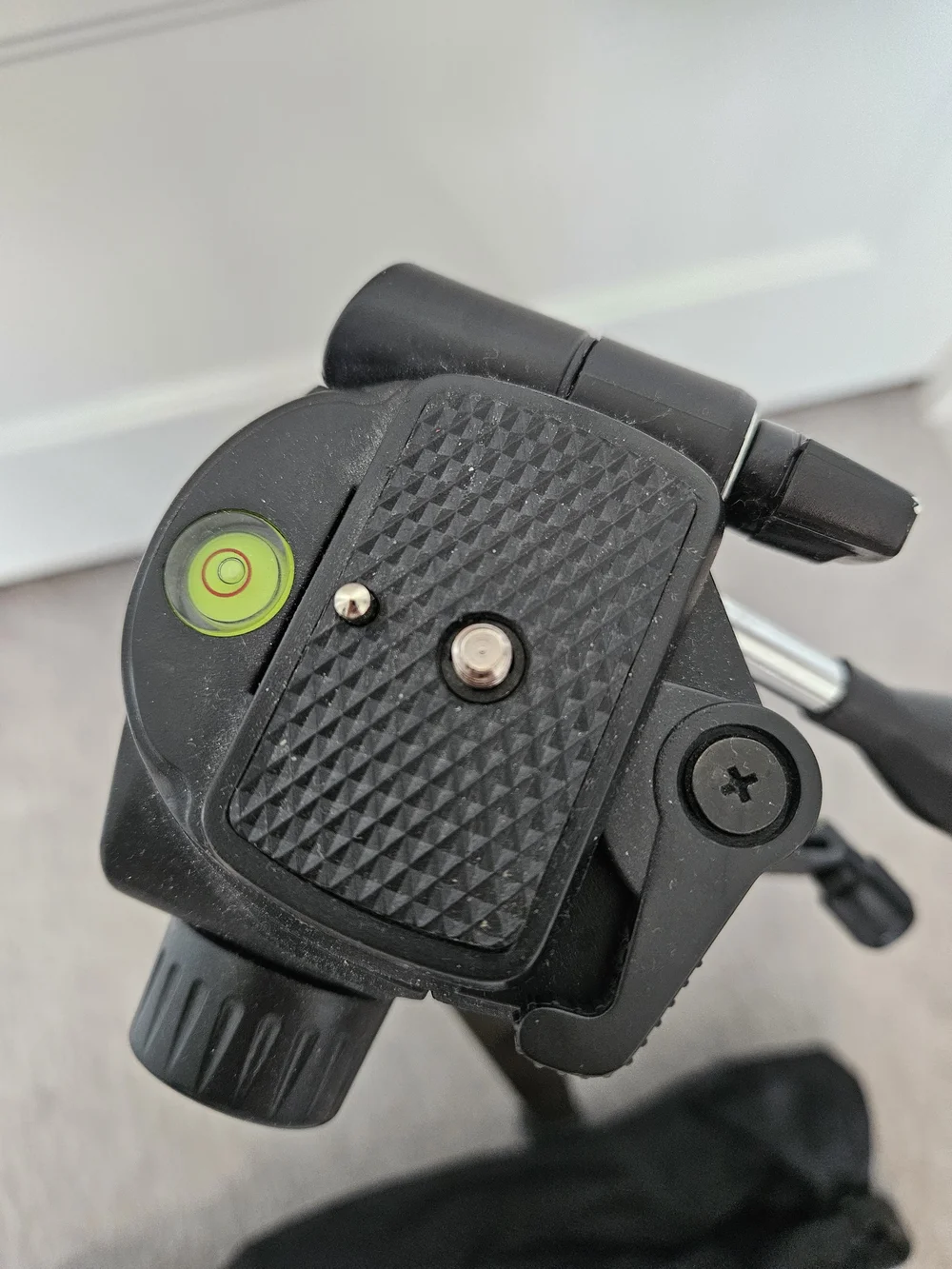 Camera Tripod with Carry Bag - Black and Bronze